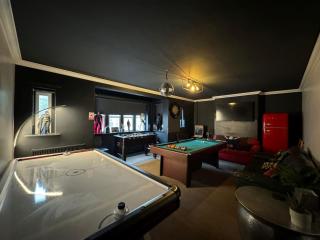 Duplex Apartment With Hot Tub | Sleeps upto 24 thumbnail
