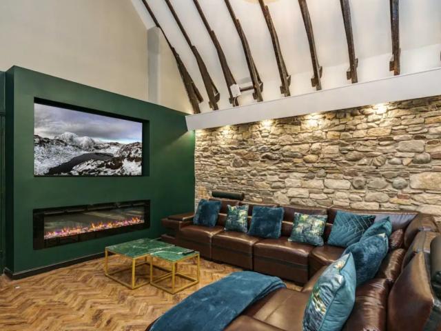 Cumbria 20 Sleeper House With Hot Tub and Bar image