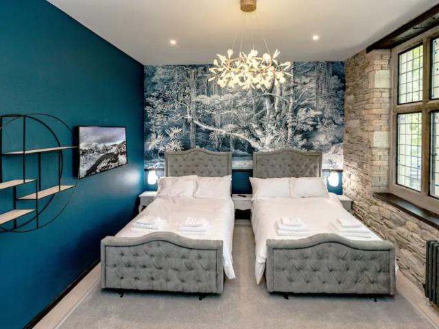 Cumbria 20 Sleeper House With Hot Tub and Bar image