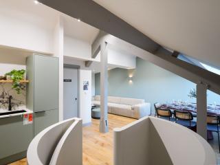 M One Apartments | Brooklyn Sleeps 12 thumbnail