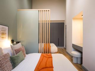 M One Apartments | Brooklyn Sleeps 12 thumbnail