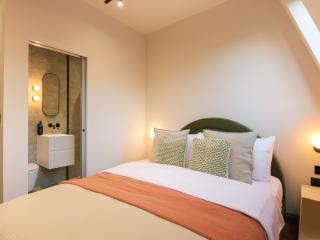M One Apartments | Brooklyn Sleeps 12 thumbnail