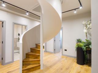 M One Apartments | Brooklyn Sleeps 12 thumbnail