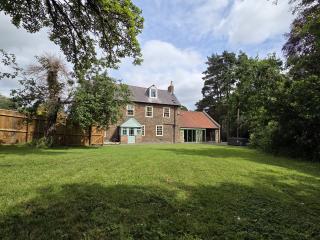 TyneView Estate | The Farmhouse With Hot Tub, Games Room & Bar - Sleeps 18 thumbnail