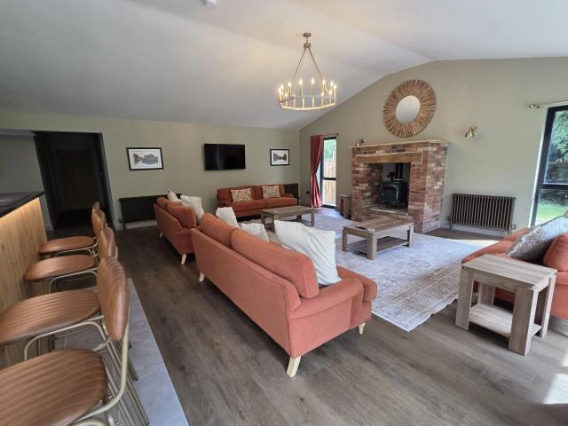 TyneView Estate | The Farmhouse With Hot Tub, Games Room & Bar - Sleeps 18 image