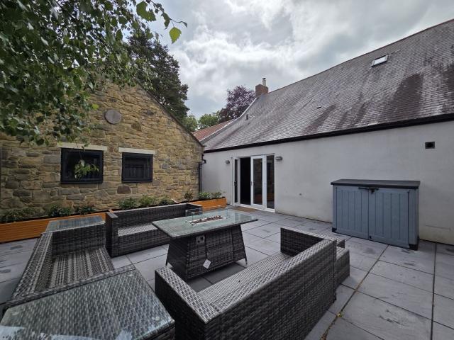 TyneView Estate | The Farmhouse With Hot Tub, Games Room & Bar - Sleeps 18 image