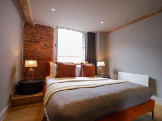 Umbrella Apartments | Depot Sleeps 12 thumbnail