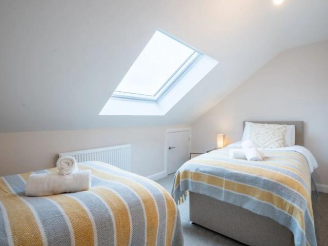 York | 11 Sleeper House image