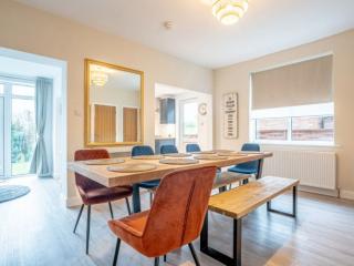 York | 11 Sleeper House thumbnail