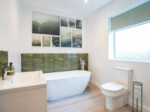 York | 11 Sleeper House image