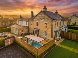 Yorkshire Luxury 7 Bedroom Manor with Hot Tub and Steam Room | Sleeps 16 thumbnail