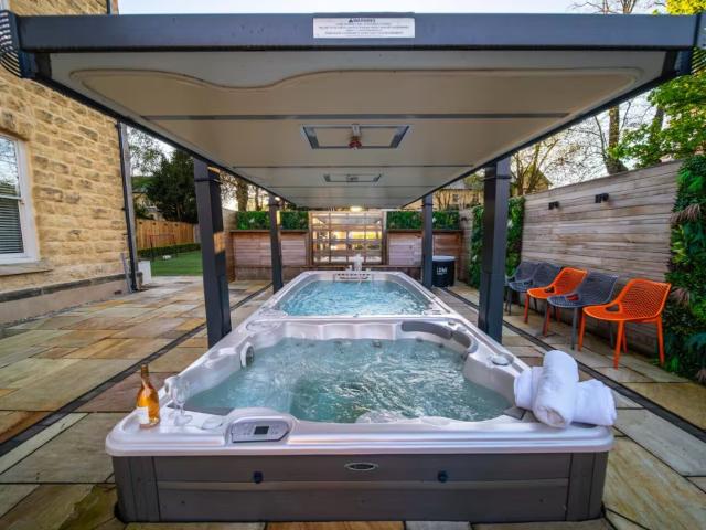 Yorkshire Luxury 7 Bedroom Manor with Hot Tub and Steam Room | Sleeps 16 image