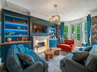 Yorkshire Luxury 7 Bedroom Manor with Hot Tub and Steam Room | Sleeps 16 thumbnail