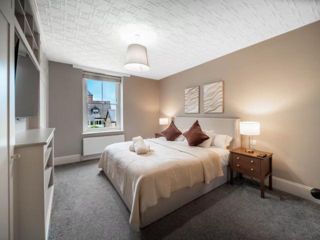 Yorkshire Luxury 7 Bedroom Manor with Hot Tub and Steam Room | Sleeps 16 image
