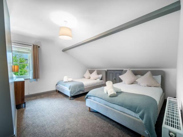 Yorkshire Luxury 7 Bedroom Manor with Hot Tub and Steam Room | Sleeps 16 image