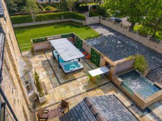 Yorkshire Luxury 7 Bedroom Manor with Hot Tub and Steam Room | Sleeps 16 thumbnail