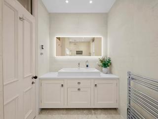 Yorkshire Luxury 7 Bedroom Manor with Hot Tub and Steam Room | Sleeps 16 thumbnail