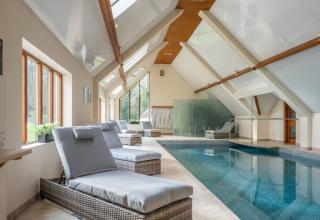 Shropshire 16 Sleeper House with Pool and Sauna