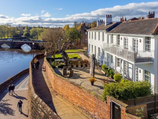 Chester | 16 Sleeper, 7 bedroom House image