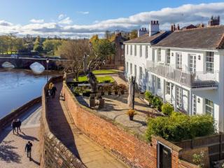 Chester | 16 Sleeper, 7 bedroom House thumbnail