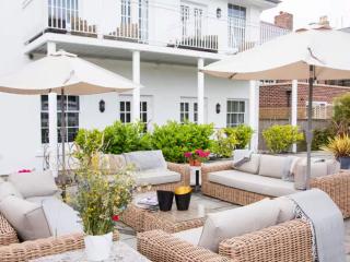 Chester | 16 Sleeper, 7 bedroom House thumbnail