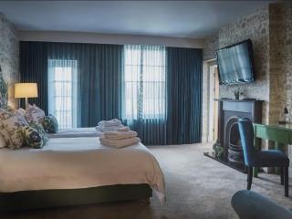 Chester | 16 Sleeper, 7 bedroom House thumbnail