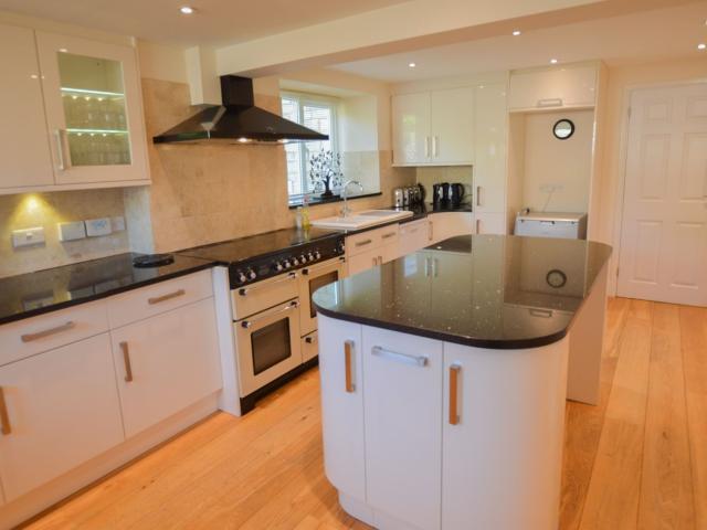 Cotswold 22 Sleeper with Hot Tub image