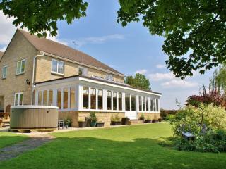 Cotswold 22 Sleeper with Hot Tub thumbnail