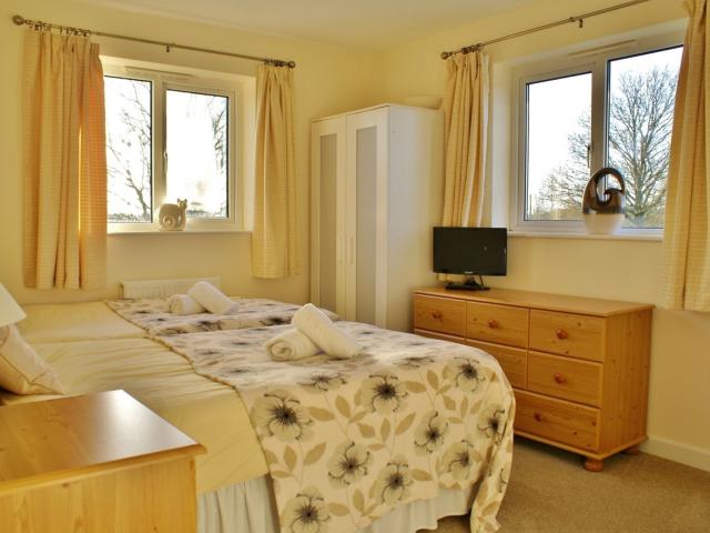 Cotswold 22 Sleeper with Hot Tub image