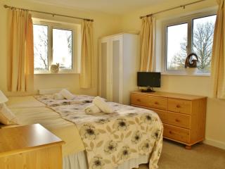 Cotswold 22 Sleeper with Hot Tub thumbnail