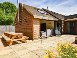 Cotswold 20 Sleeper Stables with Hot Tub thumbnail