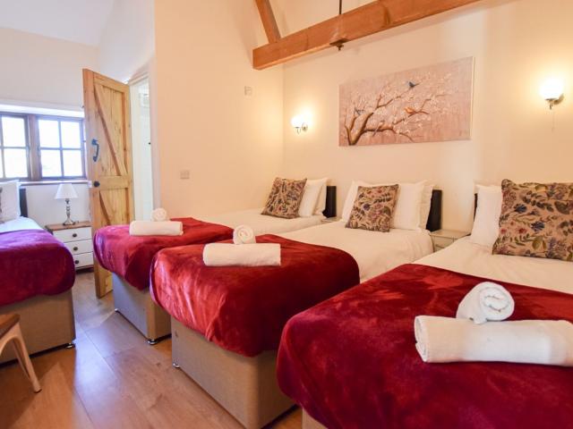 Cotswold 18 Sleeper with Hot Tub image