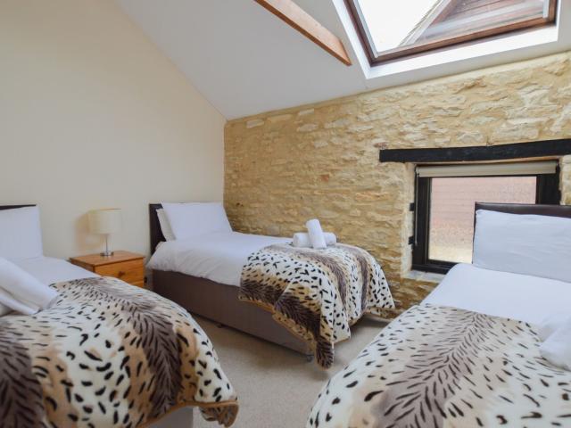 Cotswold 18 Sleeper with Hot Tub image