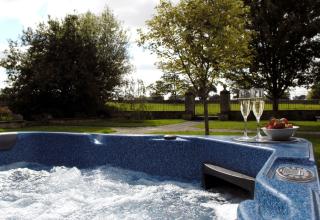 Cotswold 18 Sleeper with Hot Tub
