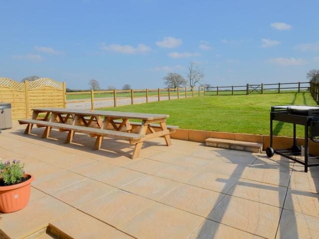 Cotswold 16 Sleeper with Hot Tub image