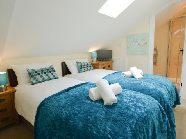 Cotswold 16 Sleeper with Hot Tub image