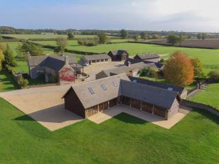 Cotswold 14 Sleeper with Hot Tub thumbnail