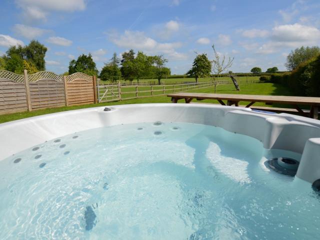 Cotswold 14 Sleeper with Hot Tub image