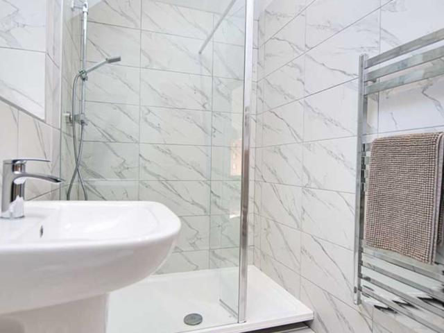 The Cottages Sleeps 17 with 4 x Hot Tubs image