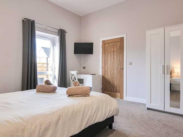 The Cottages Sleeps 17 with 4 x Hot Tubs image