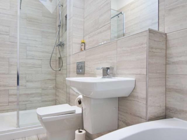 The Cottages Sleeps 17 with 4 x Hot Tubs image