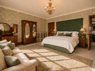 Shropshire | Old Rectory Sleeping 16, with Pool, Hot Tub and Games Room thumbnail