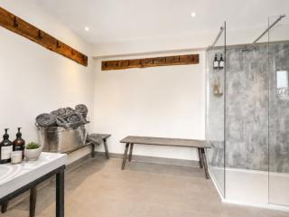 Shropshire | Old Rectory Sleeping 16, with Pool, Hot Tub and Games Room thumbnail