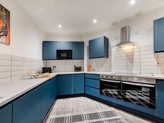 15 Sleeper 5 Bedroom Apartment thumbnail