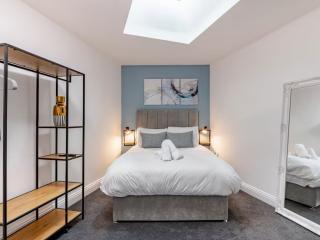 15 Sleeper 5 Bedroom Apartment thumbnail
