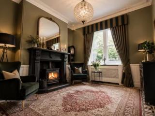 Manor House with Hot Tub - Sleeps 18 thumbnail
