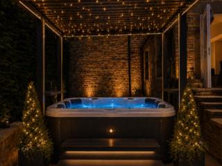 Manor House with Hot Tub - Sleeps 18 thumbnail