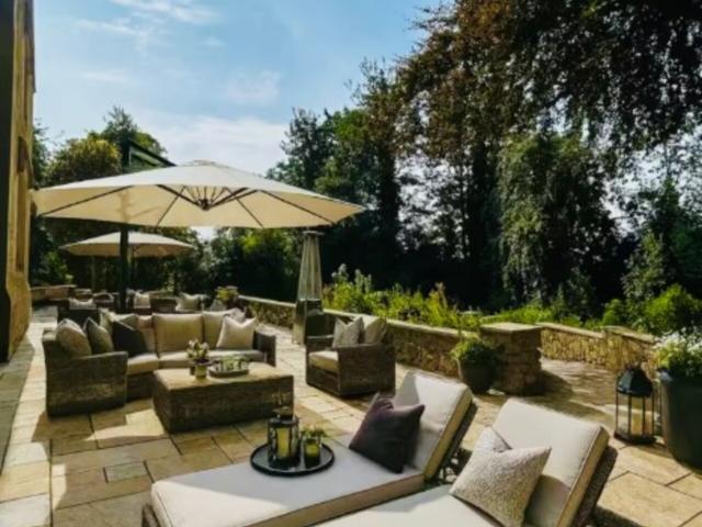 Manor House with Hot Tub - Sleeps 18 image