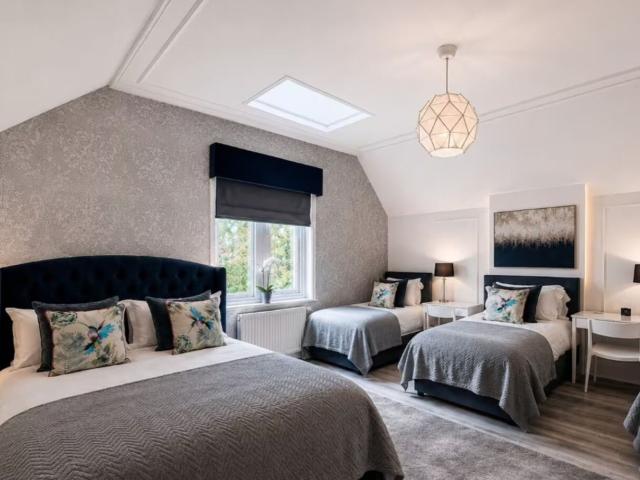 Manor House with Hot Tub - Sleeps 18 image