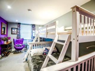 16 Sleeper Townhouse thumbnail